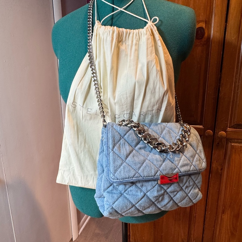 NWT - STELLA MCCARTNEY
Soft Quilted Denim Beckett Shoulder Bag In Blue - Picture 10 of 16